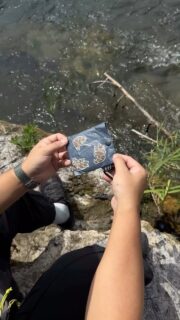 わずか20g。
携帯性抜群の「PATABEE / パタビー」
ワンタッチで開くので、
広げた瞬間にすぐに使えちゃいます☺️
裏面がシルバーコーディングされているので、
日差し避けになったり、汚れがつきにくい仕様になっています。
実際に使って、
日差し避けで使用したとき、暑さが全然違うことに驚きました!
直射日光で暑い時には、試してみてくださいね🙌
勢いよく開くので、開く時にはご注意ください🙇♂️